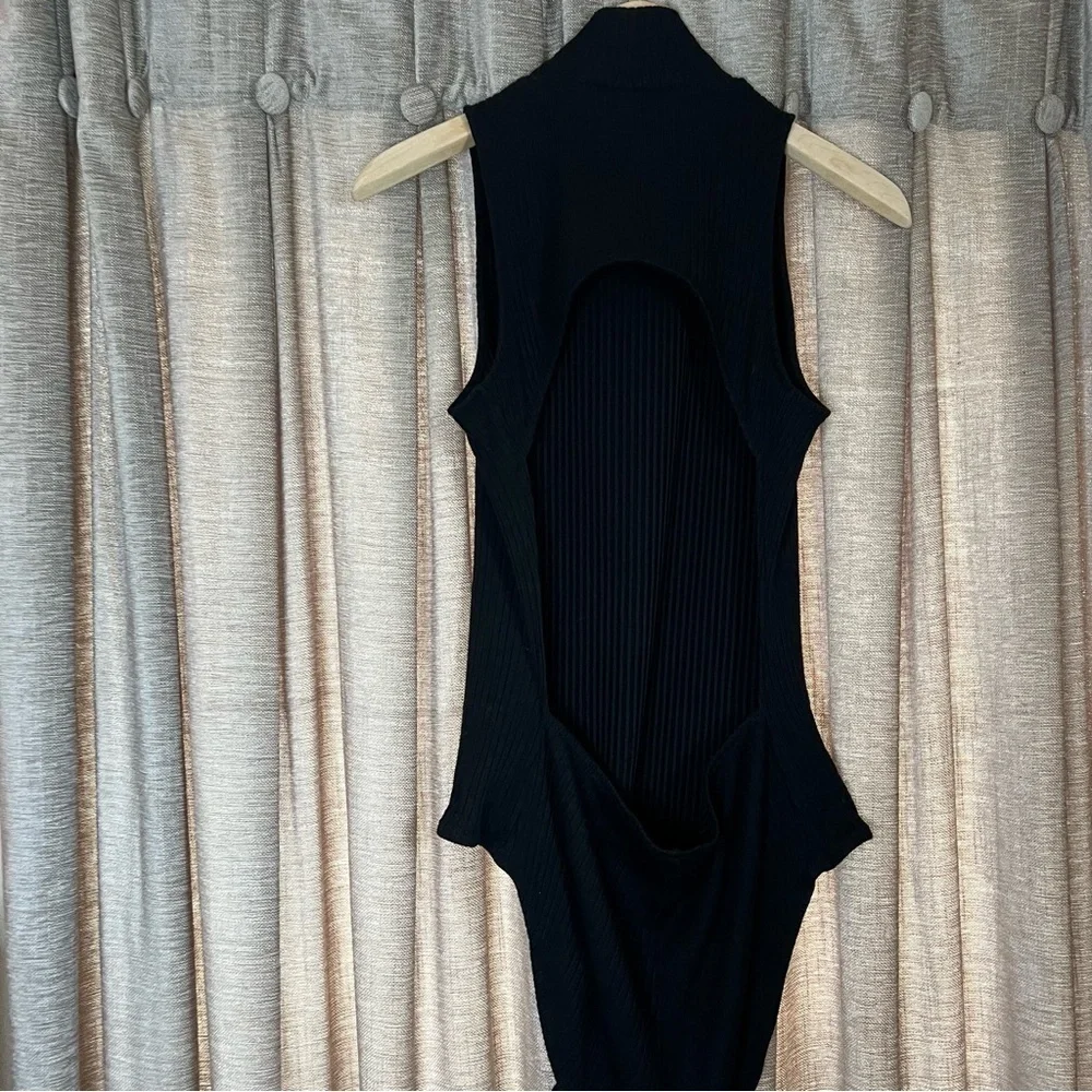 GUESS Black Verena Sleeveless Mock Neck Ribbed Backless Bodysuit Size Large